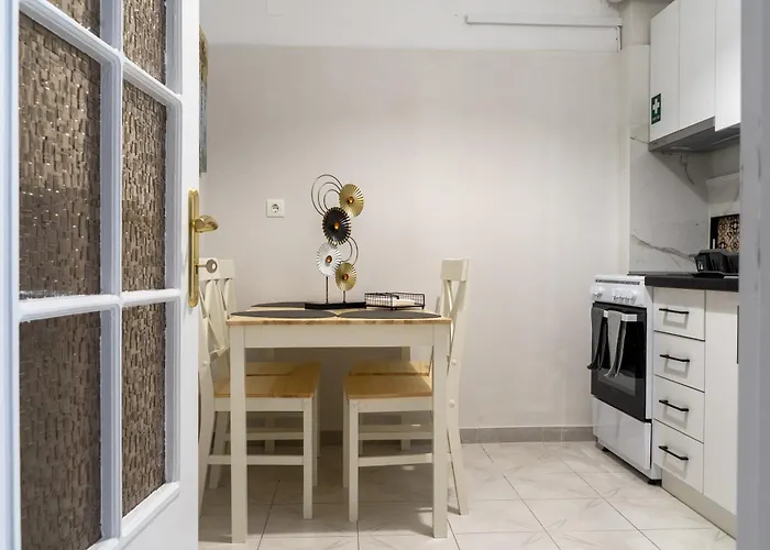 Del Sol 6 Meteora Luxurious Family *